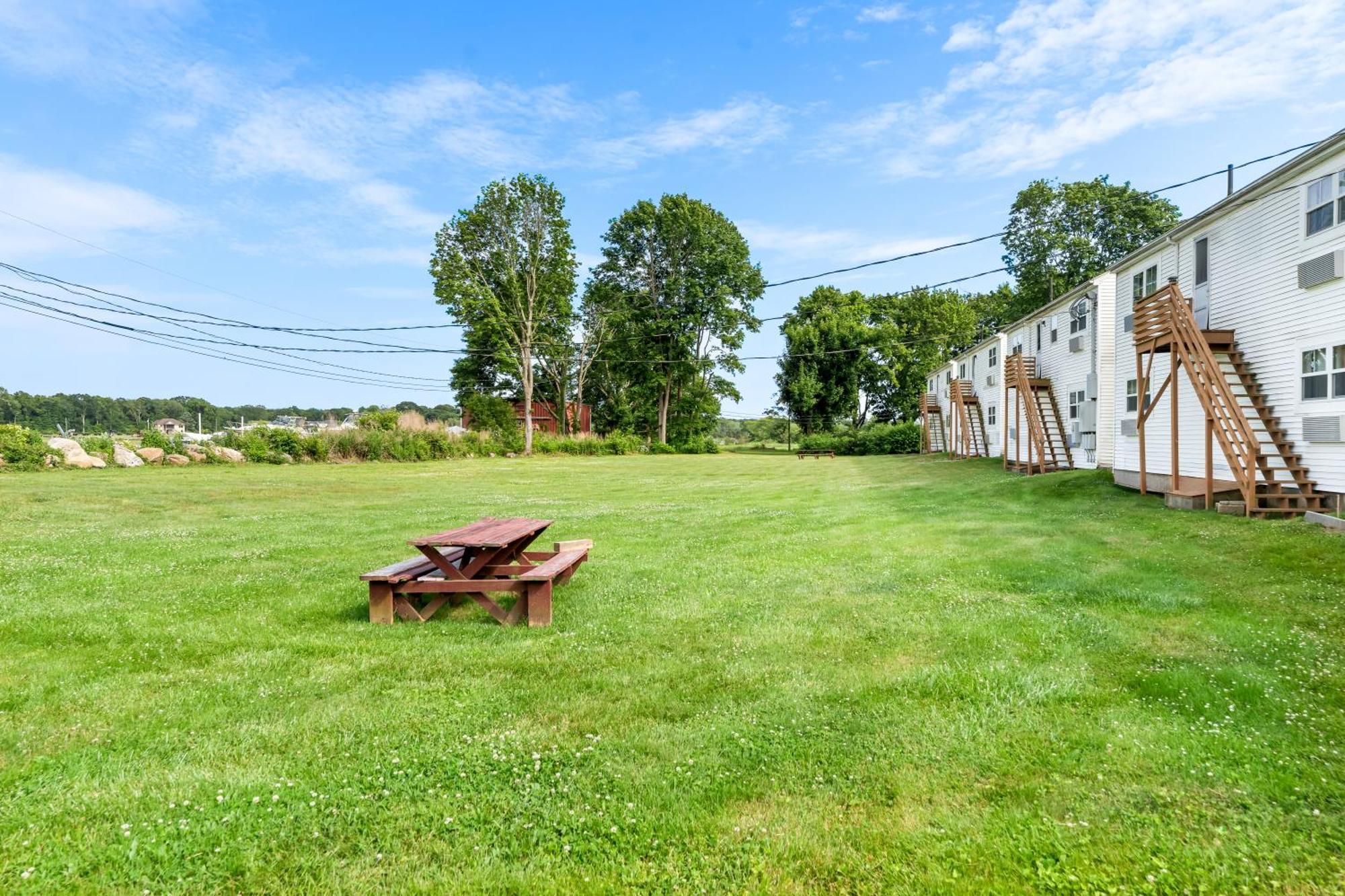 Americas Best Value Inn Stonington Mystic Kültér fotó